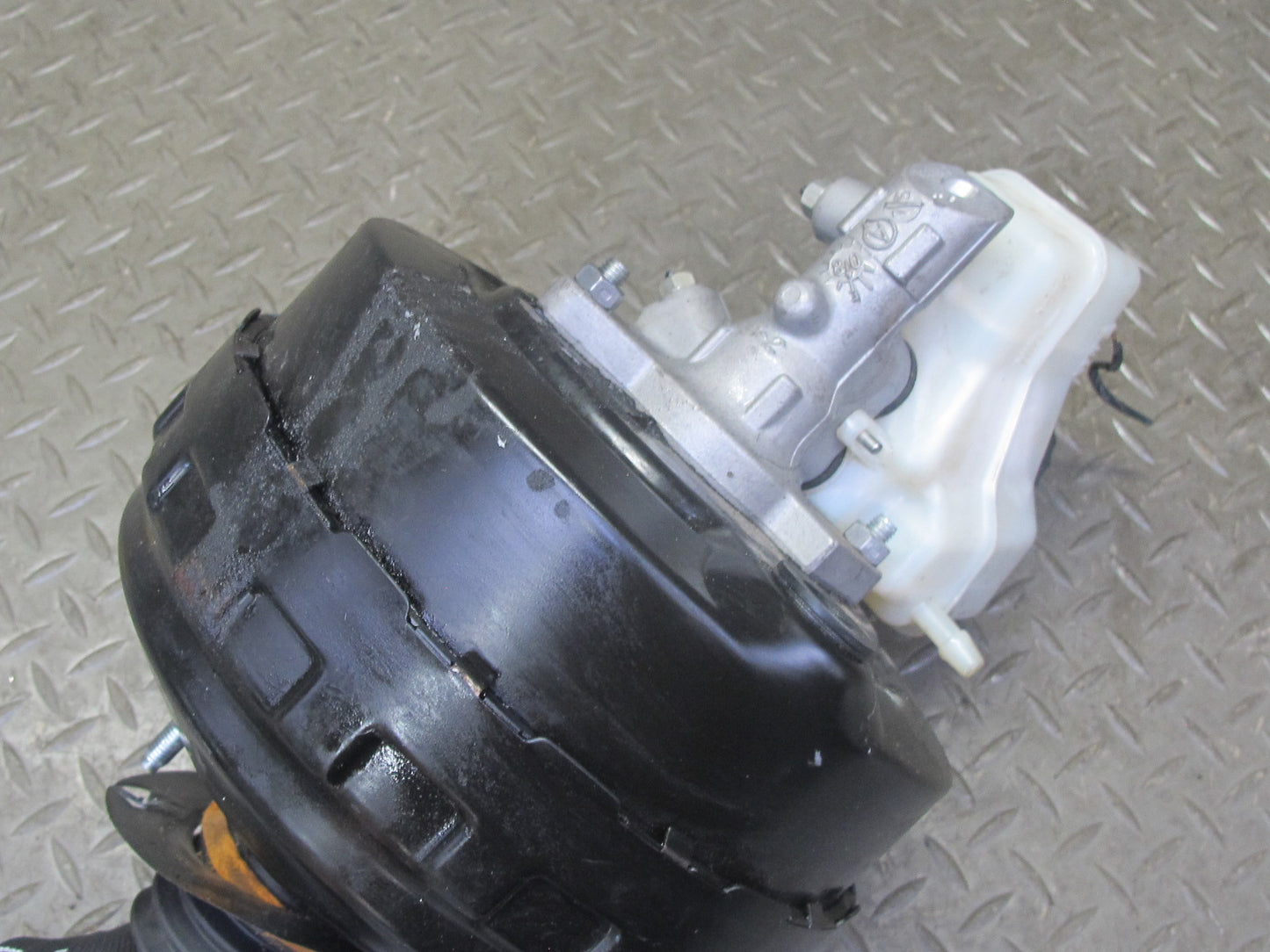 2008-2013 BMW E90 E92 E93 M3 328i 335i Brake Master Cylinder Booster Reservoir