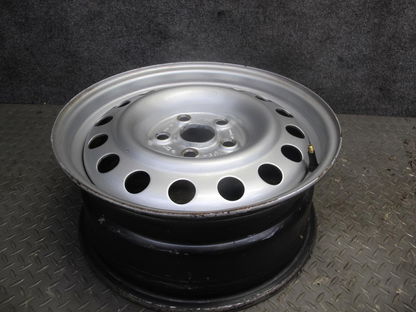 97-03 VW Eurovan T4 Factory R16" Steel Wheel Rim 16x7J ET49 5x112 7D0601027E OEM