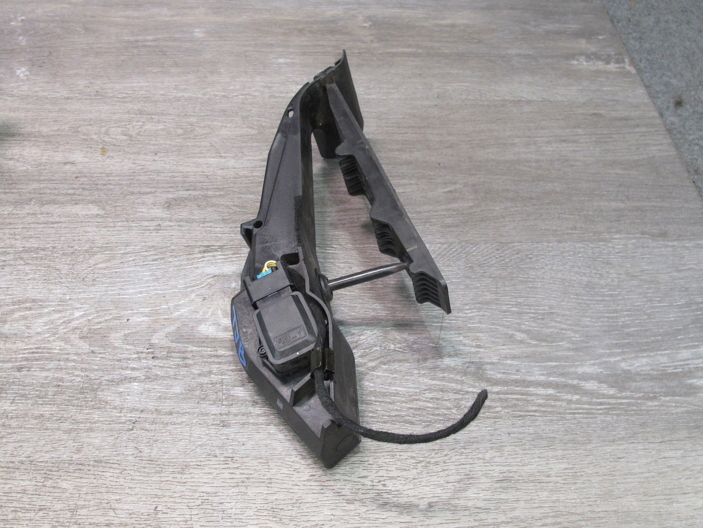 01-06 BMW E46 325Ci 330Ci M/T Manual Clutch Brake Gas Acceleration Pedal Set OEM