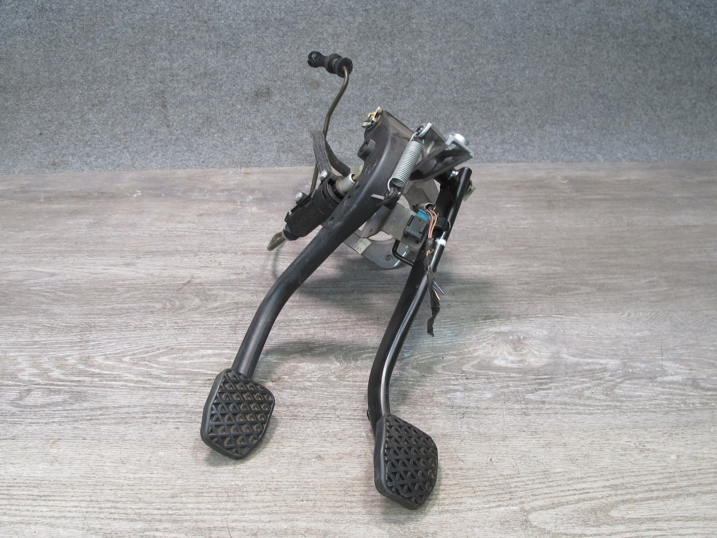01-06 BMW E46 325Ci 330Ci M/T Manual Clutch Brake Gas Acceleration Pedal Set OEM