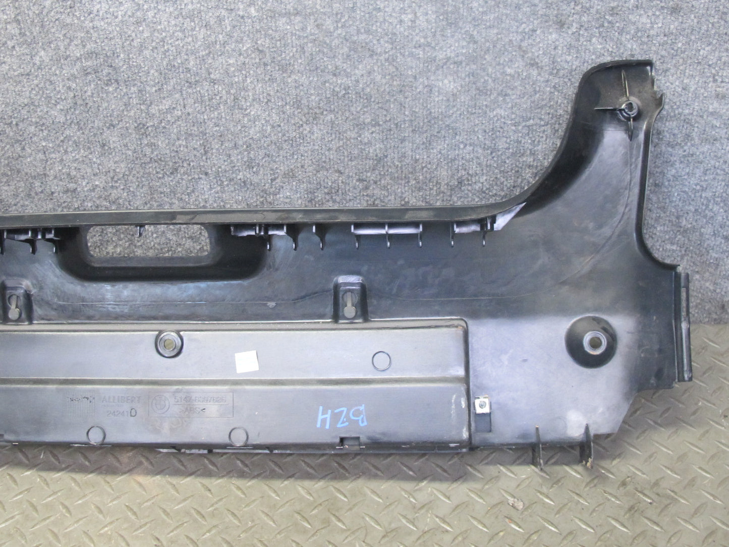 98-99 BMW E36/7 Z3 Roadster Rear Trunk Tail Trim Latch Cover Panel OEM