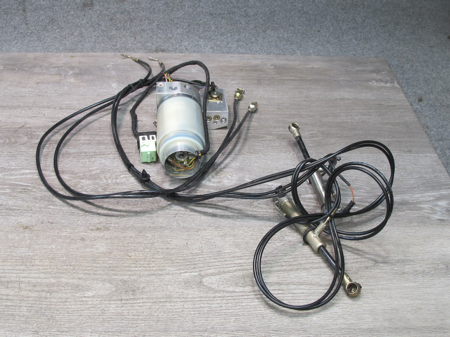 01-06 BMW E46 33Ci Convertible TOP Hydraulic Cylinder Pump Valve Block Set OEM