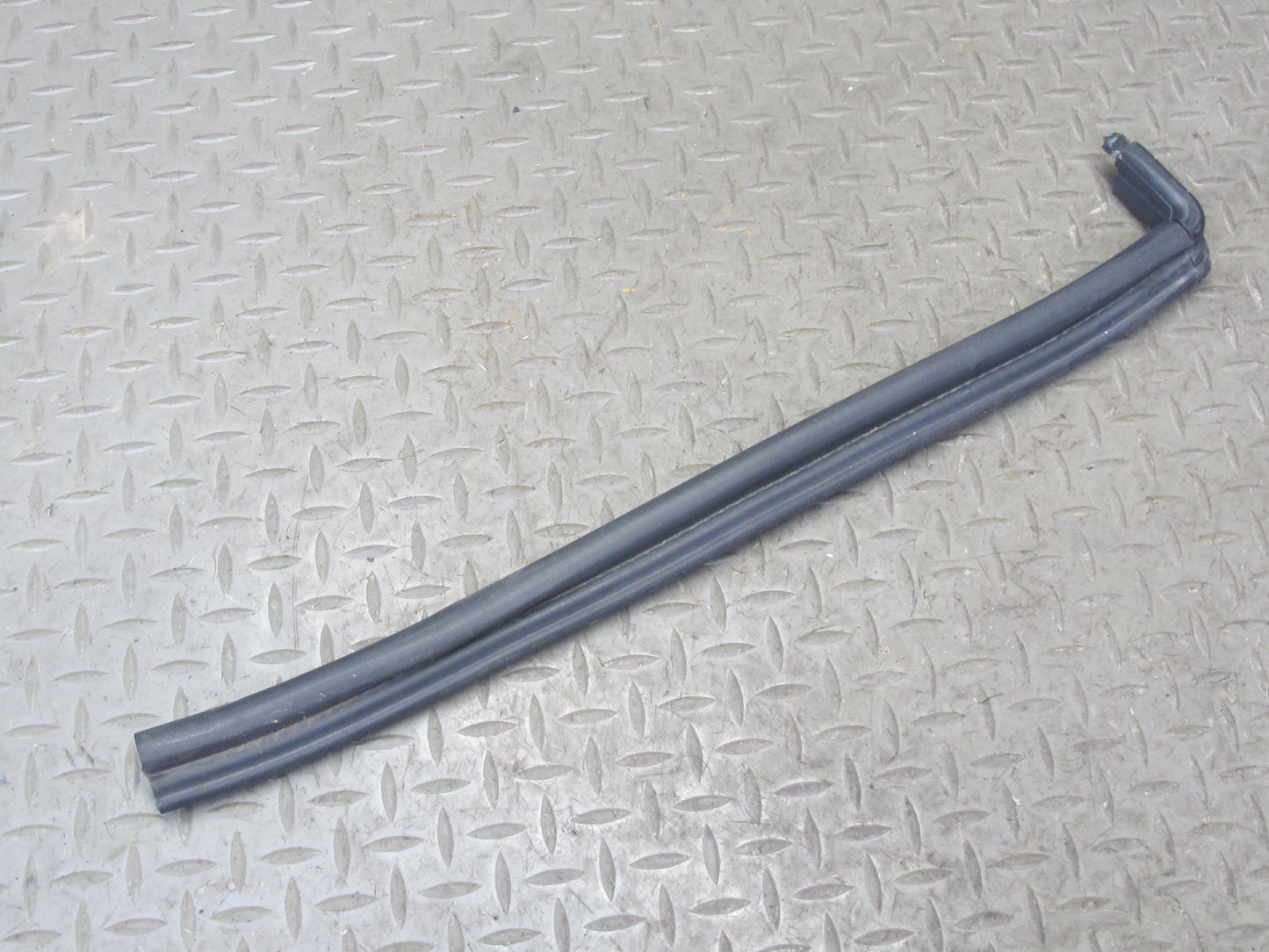 96-02 BMW E36/7 Z3 Set of 4 Front Hood Bonnet Weatherstrip Rubber Seal OEM