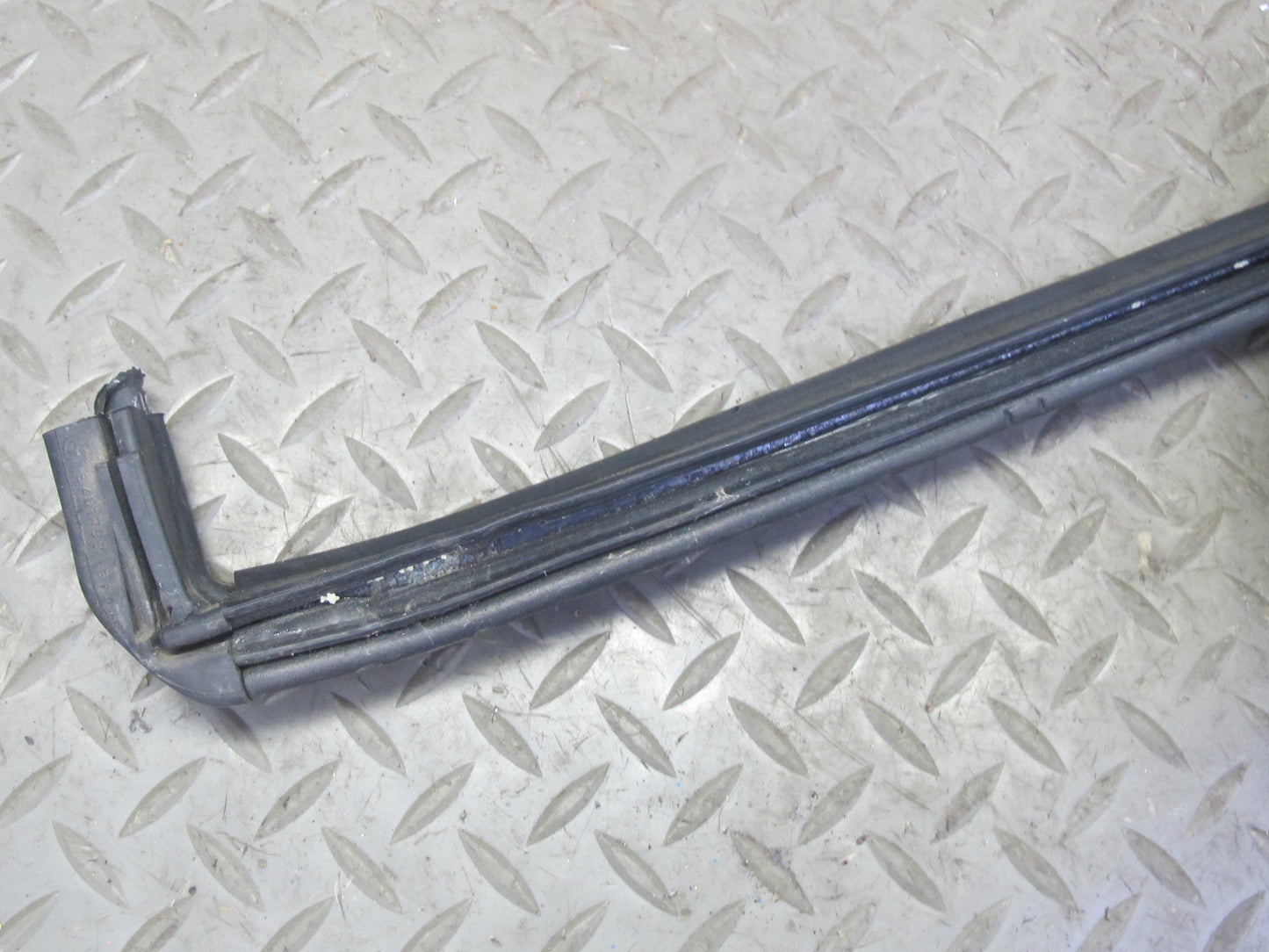 96-02 BMW E36/7 Z3 Set of 4 Front Hood Bonnet Weatherstrip Rubber Seal OEM