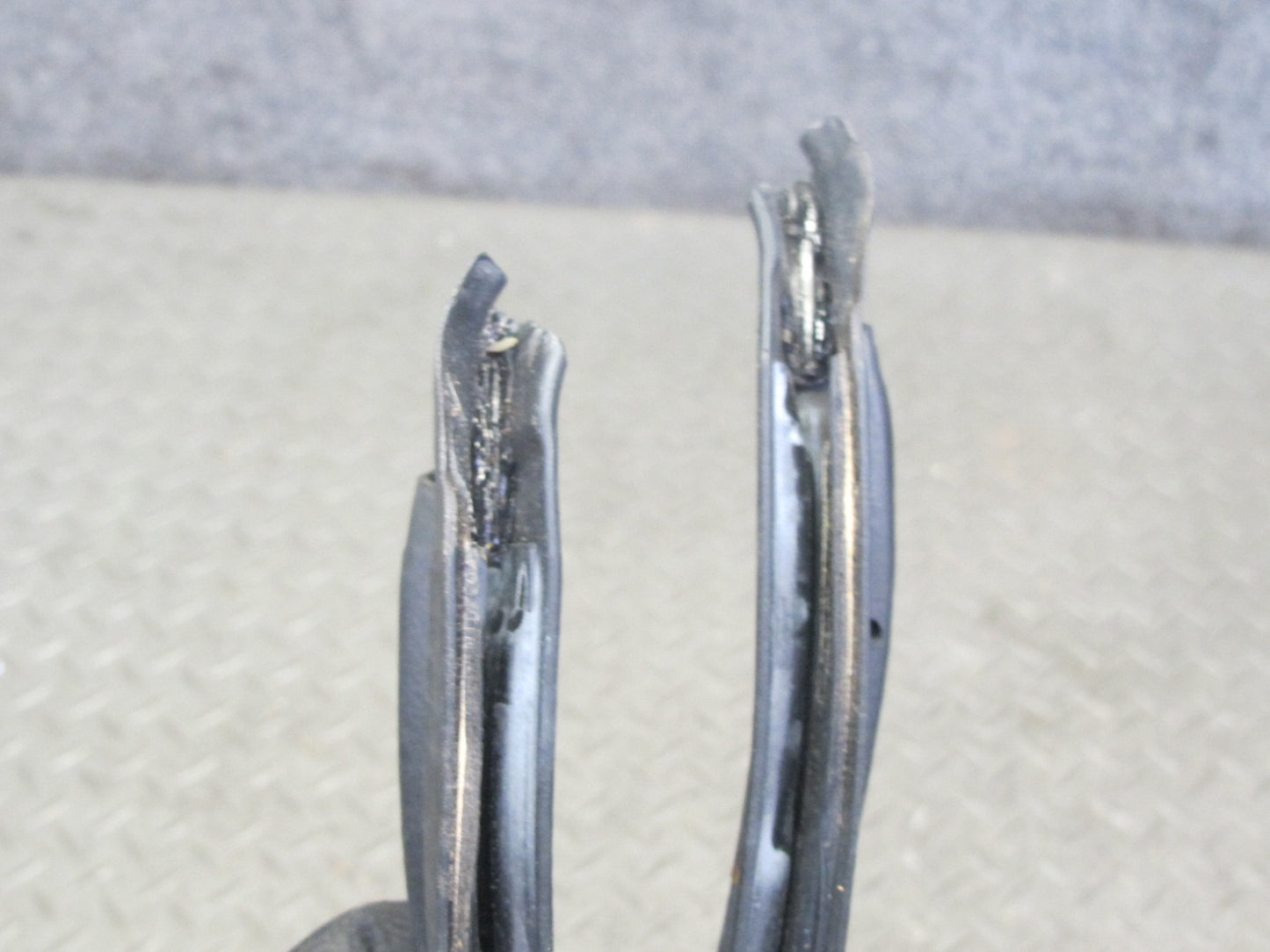 10-19 Nissan Z34 370Z Convert Soft TOP Roof Rear Weatherstrip Rubber Seal OEM