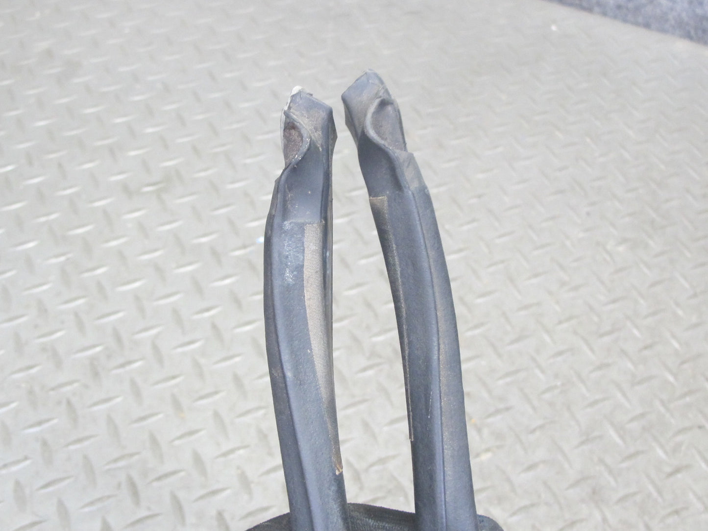 10-19 Nissan Z34 370Z Convert Soft TOP Roof Rear Weatherstrip Rubber Seal OEM