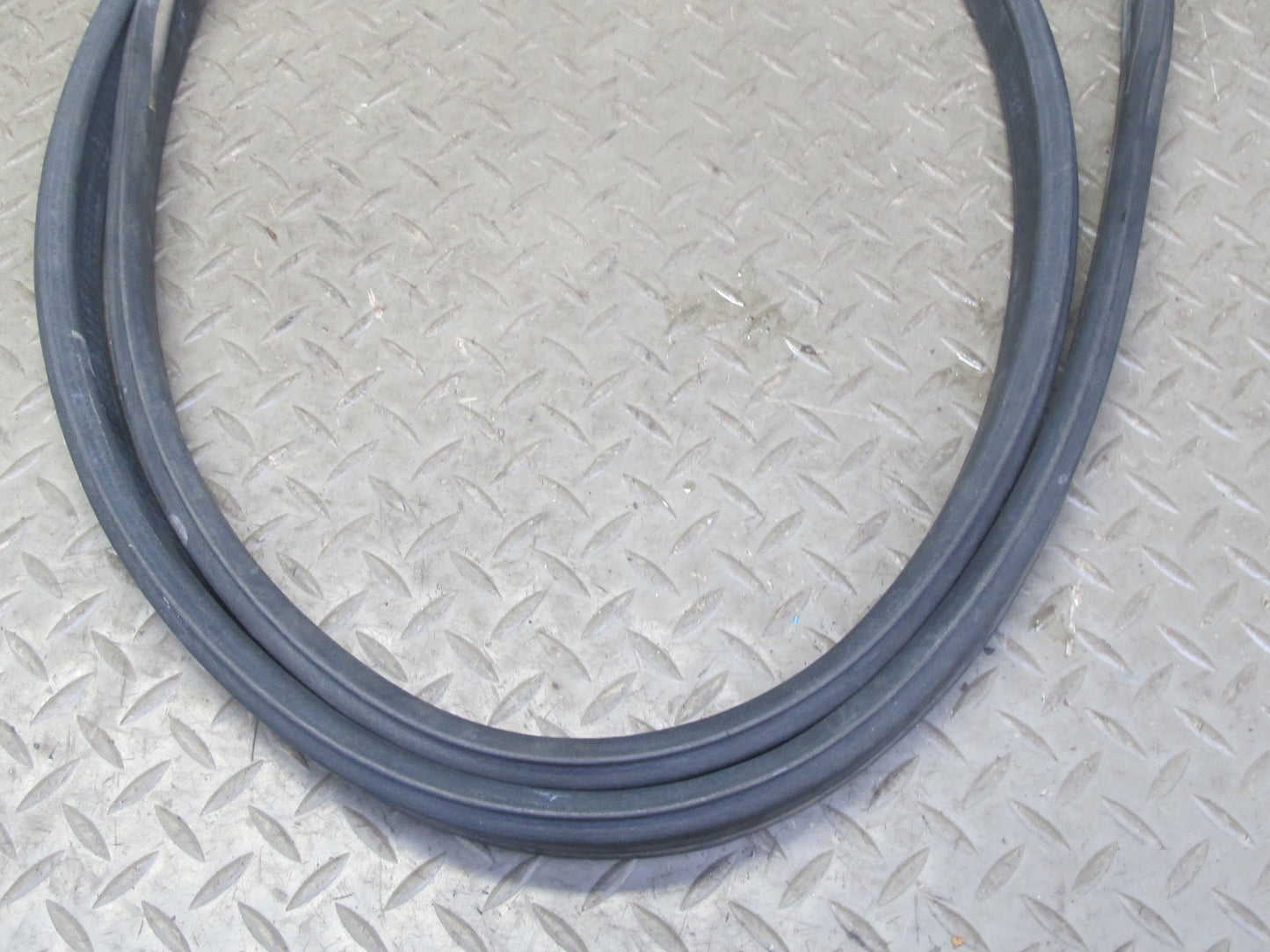 10-19 Nissan Z34 370Z Convert Soft TOP Roof Rear Weatherstrip Rubber Seal OEM