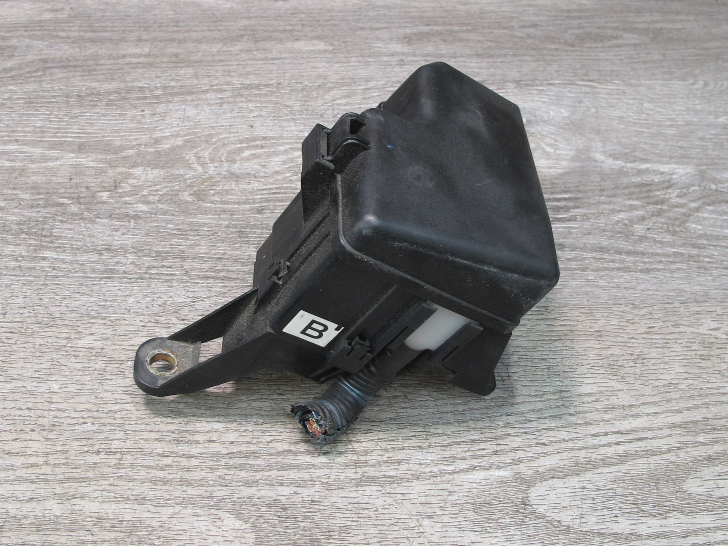 01-05 Lexus JZS160L GS430 GS300 Under Hood Fuse Relay Box OEM