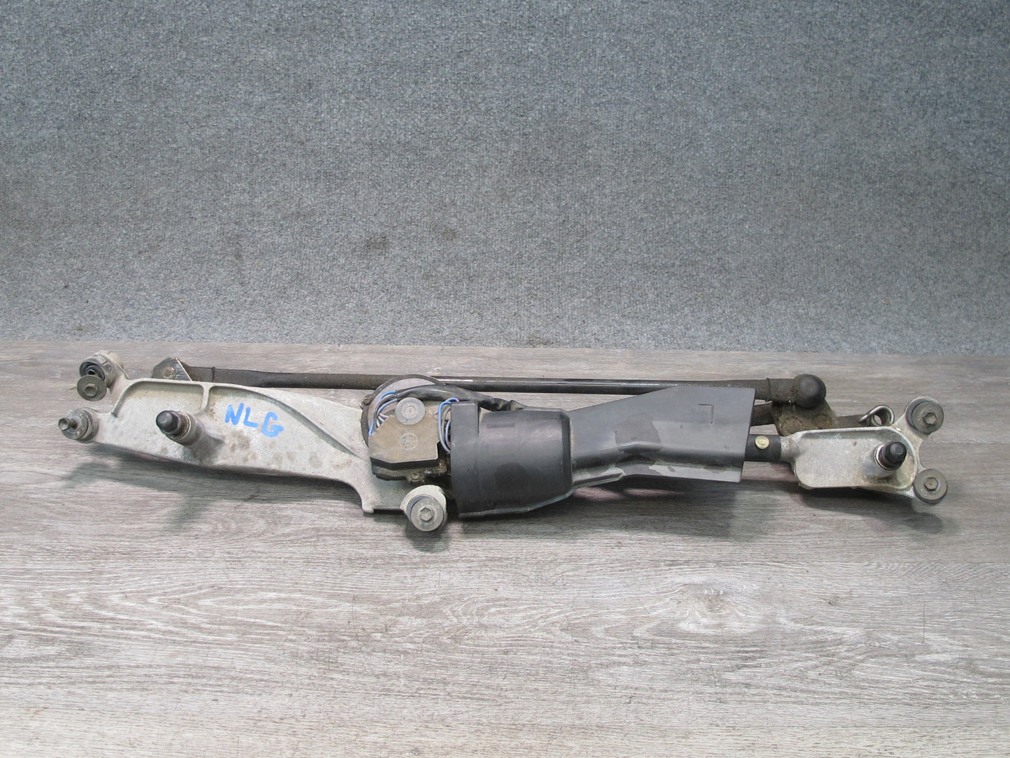 98-05 Lexus GS400 GS430 GS300 Windshield Wiper Transmission Linkage w Motor OEM