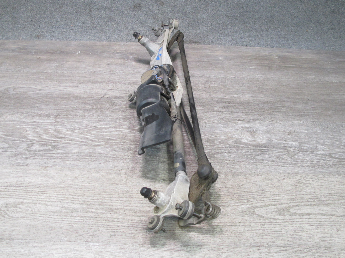 98-05 Lexus GS400 GS430 GS300 Windshield Wiper Transmission Linkage w Motor OEM