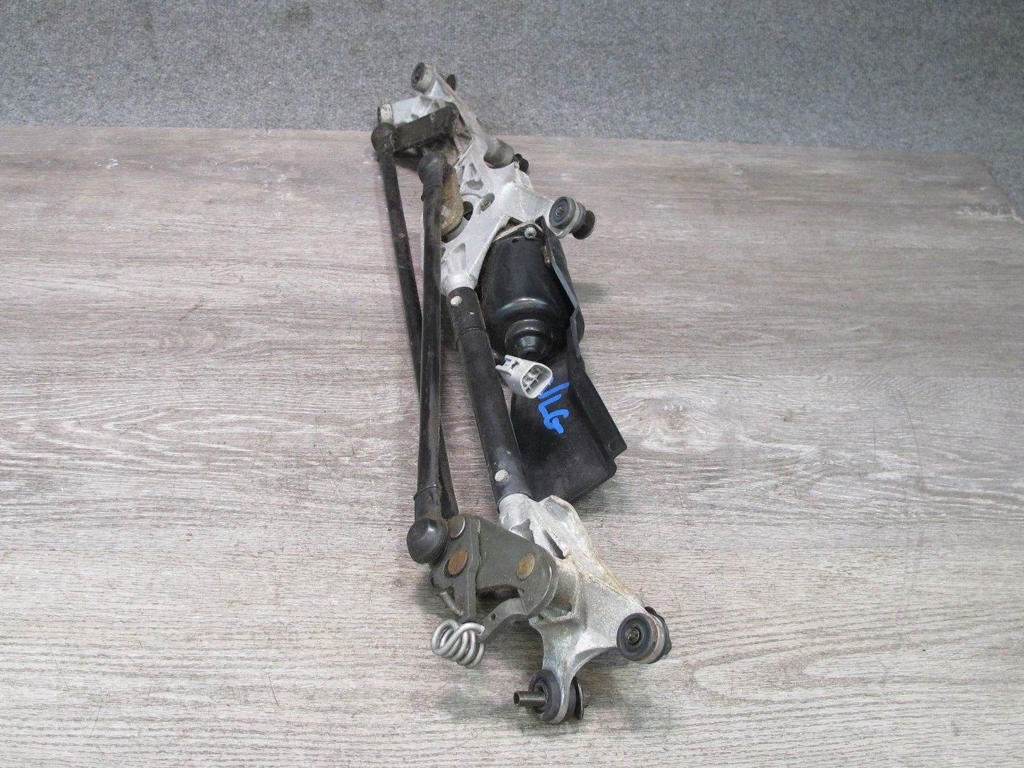 98-05 Lexus GS400 GS430 GS300 Windshield Wiper Transmission Linkage w Motor OEM