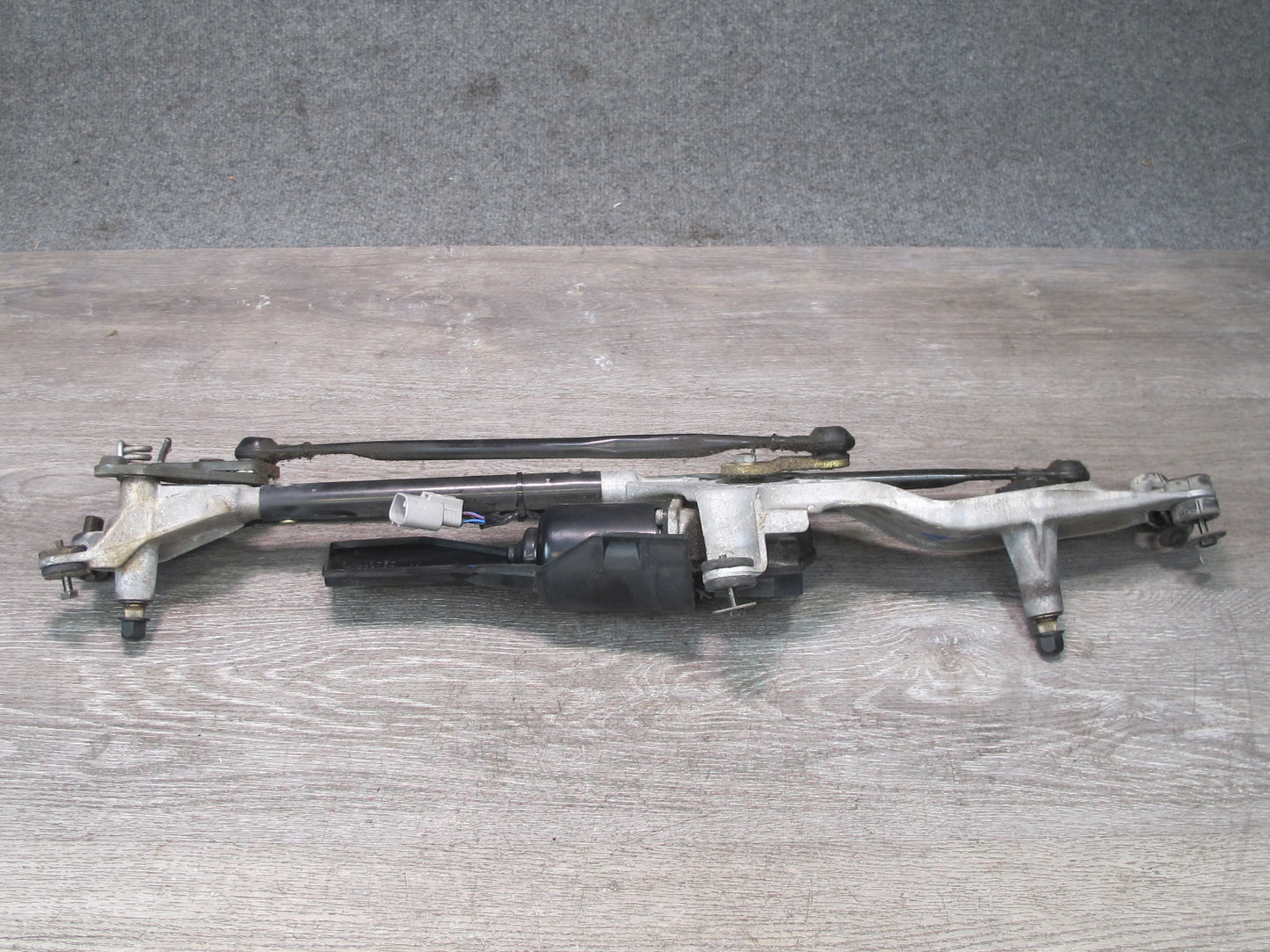 98-05 Lexus GS400 GS430 GS300 Windshield Wiper Transmission Linkage w Motor OEM