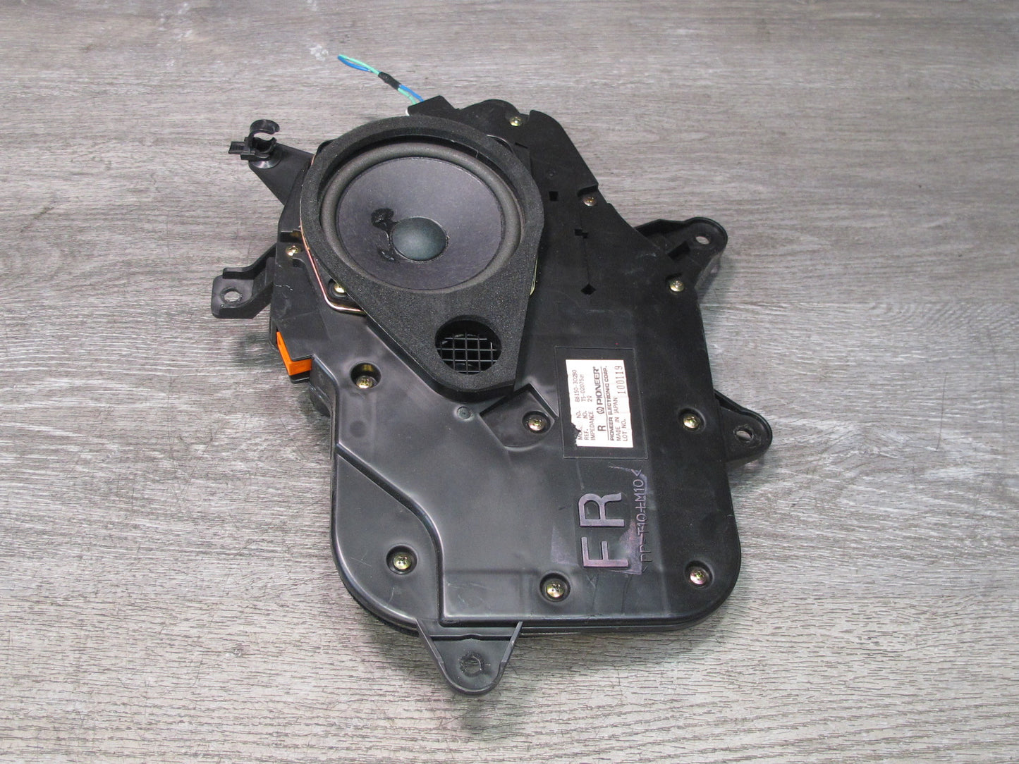 98-04 Lexus GS400 GS430 GS300 Set of 2 Front Left & Right Door Speaker OEM
