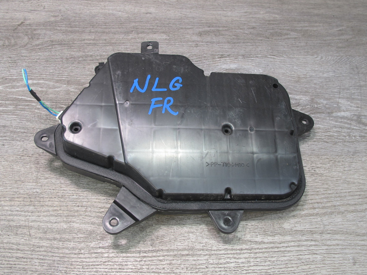 98-04 Lexus GS400 GS430 GS300 Set of 2 Front Left & Right Door Speaker OEM