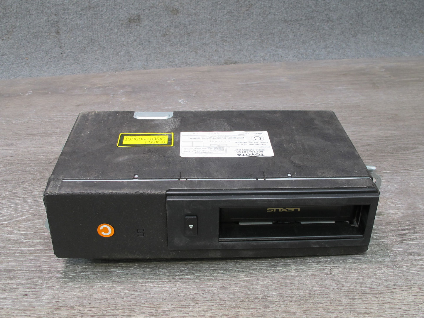 98-02 Lexus JZS160L GS400 GS430 GS300 CD Changer w Magazine 86270-30150 OEM