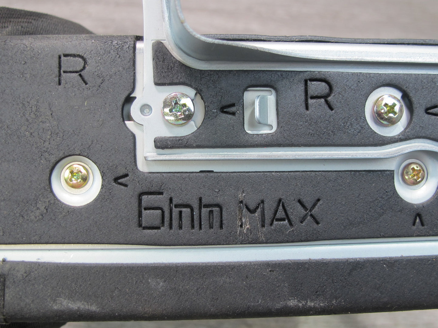 98-02 Lexus JZS160L GS400 GS430 GS300 CD Changer w Magazine 86270-30150 OEM