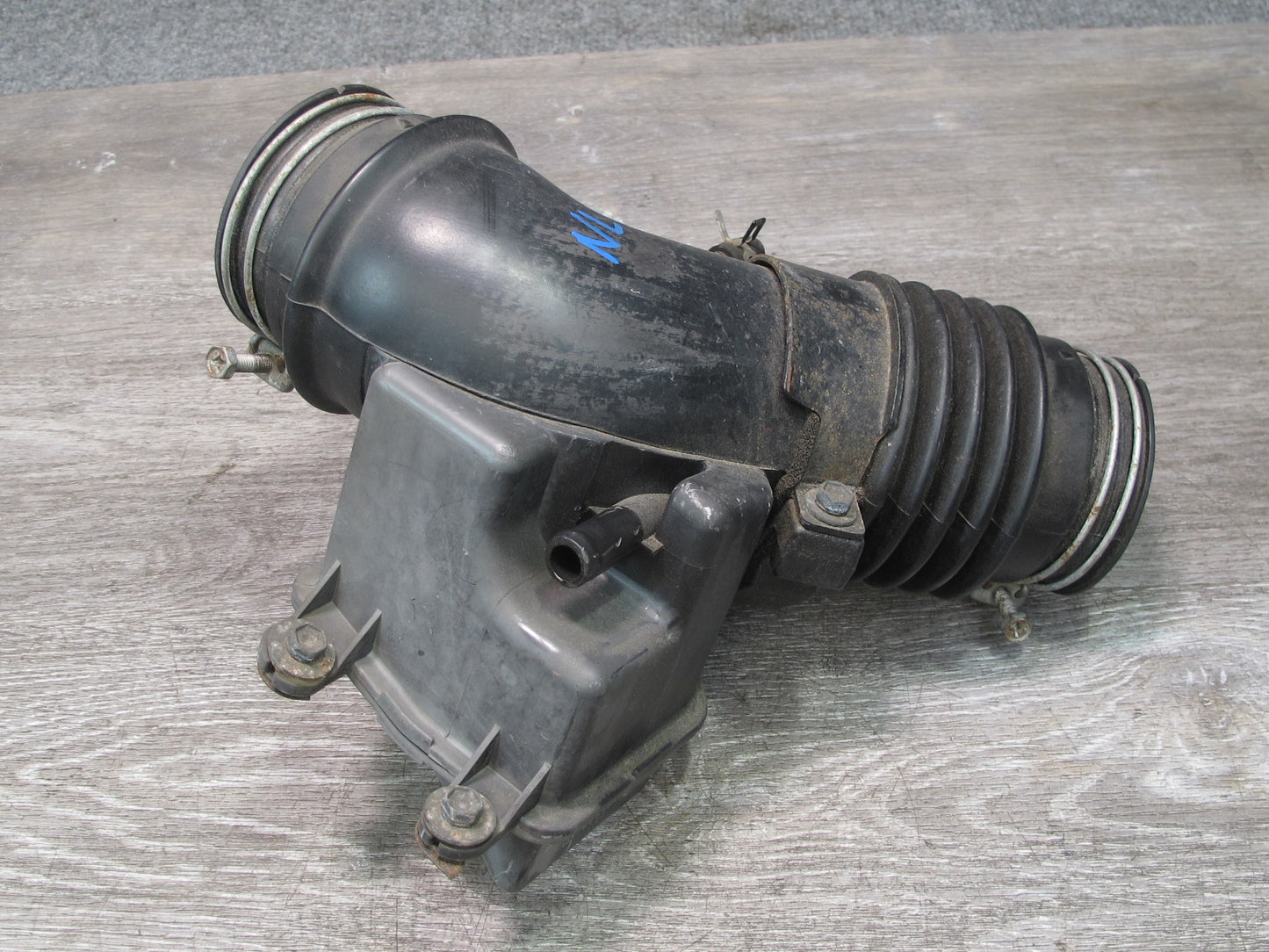 01-05 Lexus JZS160L GS300 Air Intake Resonator Tube 17860-46142 OEM