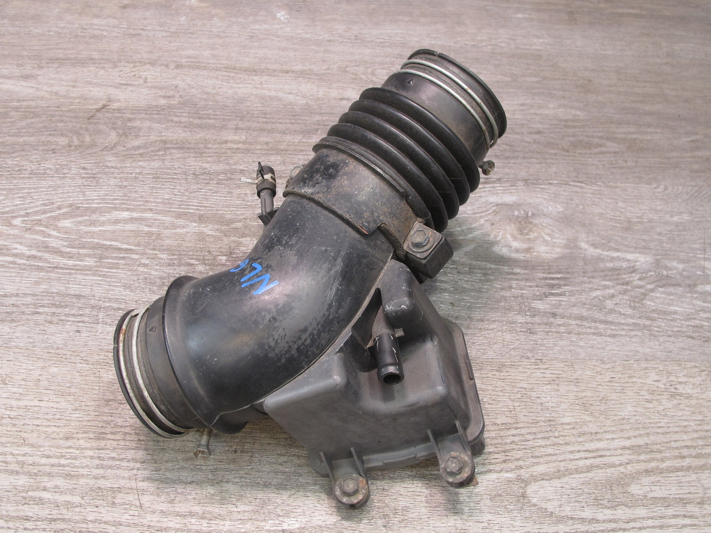 01-05 Lexus JZS160L GS300 Air Intake Resonator Tube 17860-46142 OEM