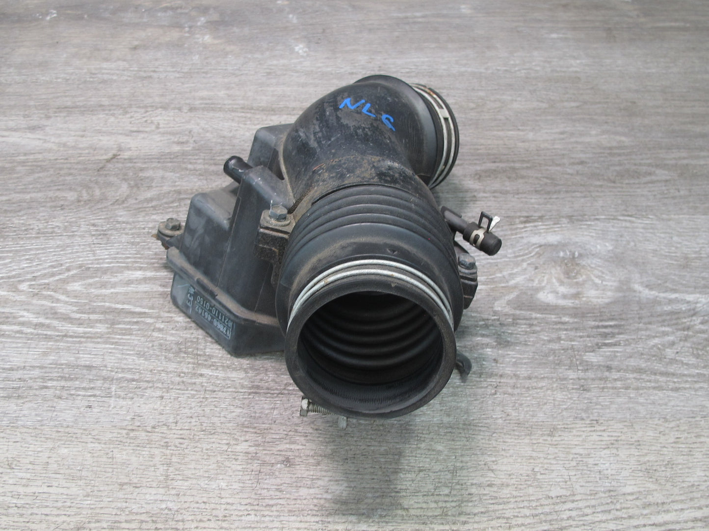 01-05 Lexus JZS160L GS300 Air Intake Resonator Tube 17860-46142 OEM