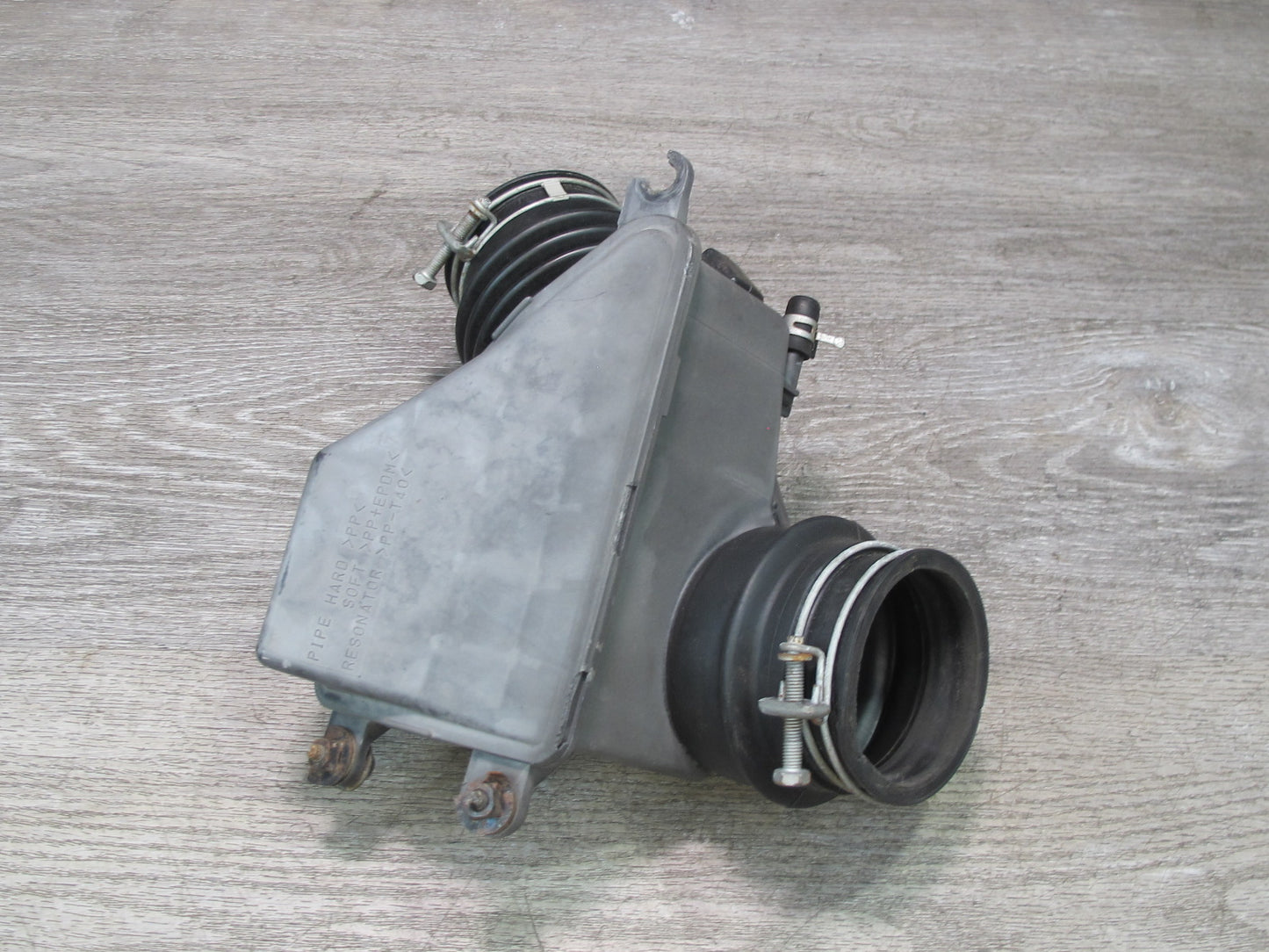01-05 Lexus JZS160L GS300 Air Intake Resonator Tube 17860-46142 OEM