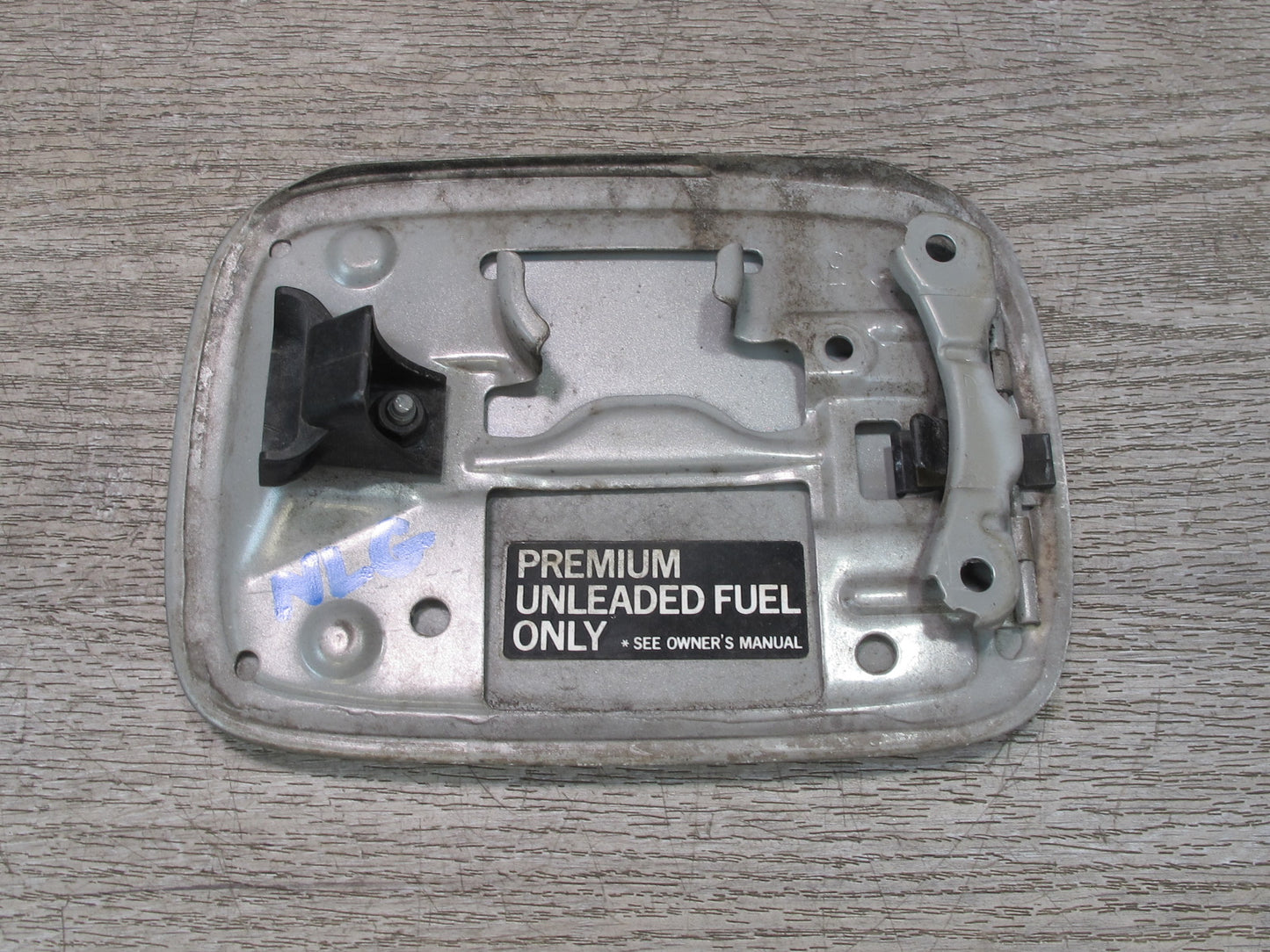 98-05 Lexus JZS160L GS400 GS430 GS300 Fuel Tank Filler Door Lid Cover Silver OEM