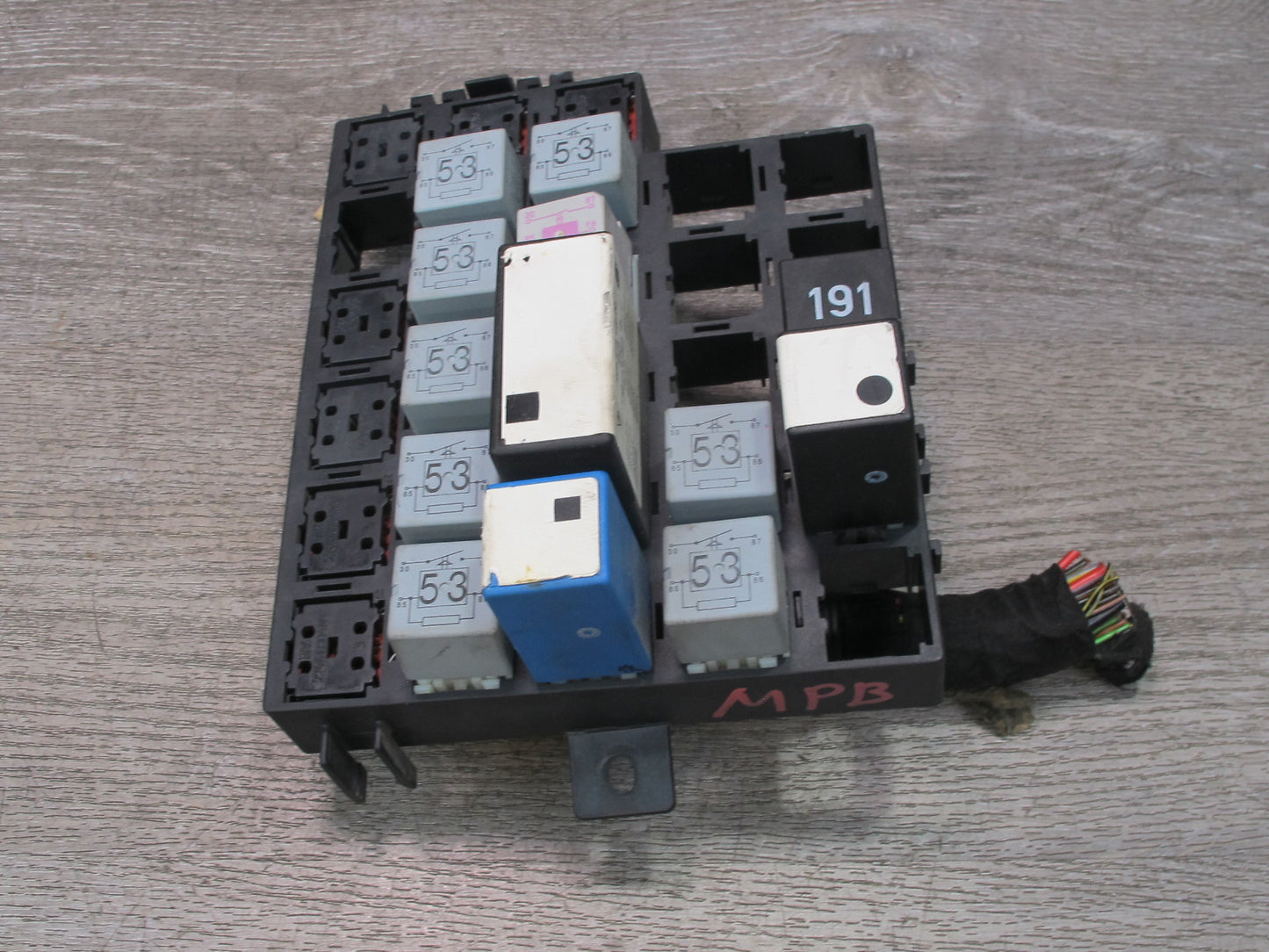 2000-2004 Porsche Boxster 986 Junction Fuse Relay Box Module Unit