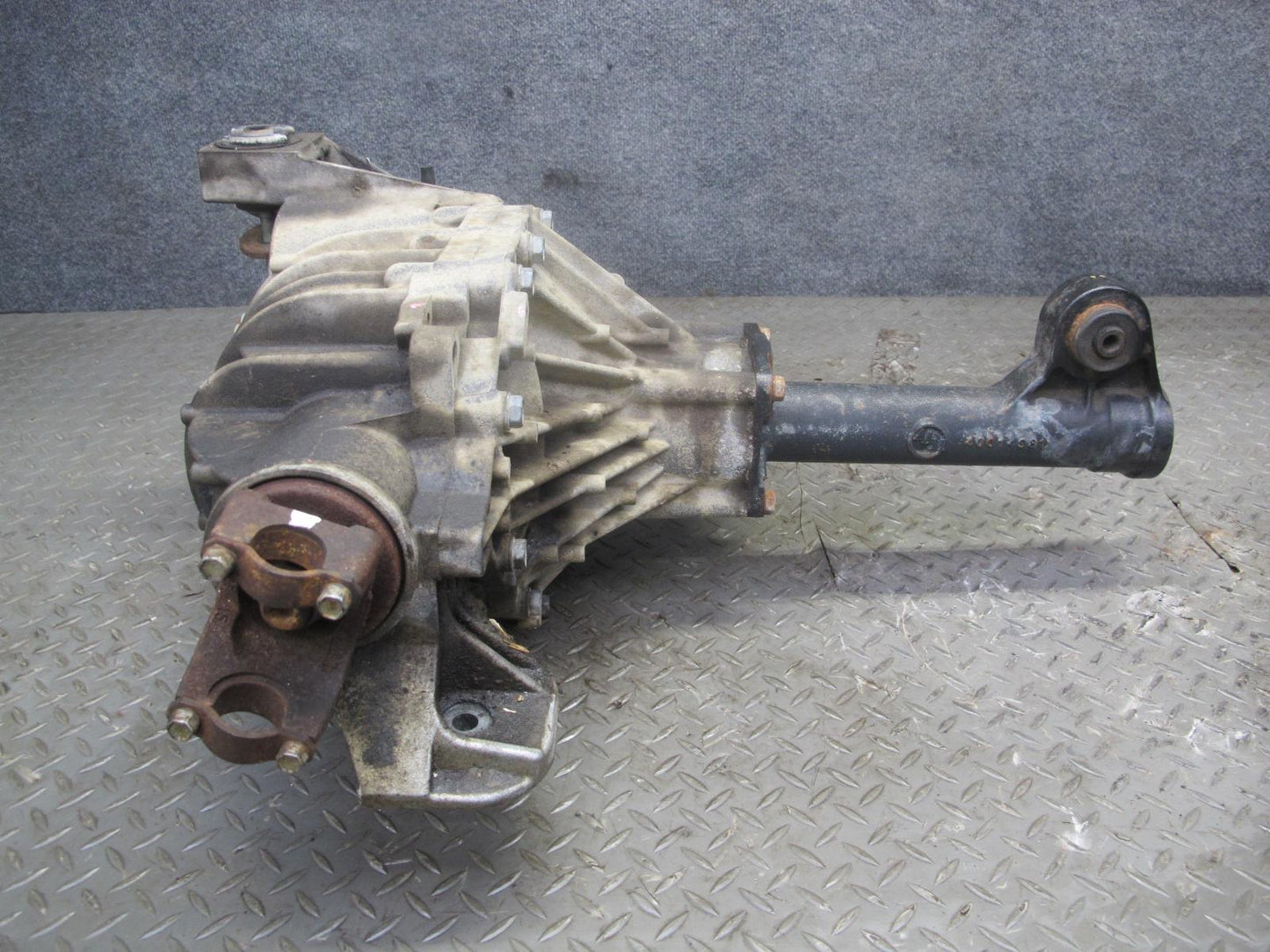 2003-2007 Hummer H2 4WD 4x4 Front Differential Carrier 4.10 Ratio