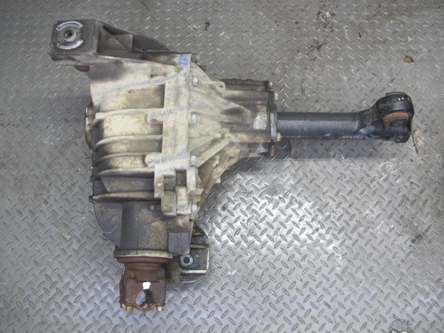 2003-2007 Hummer H2 4WD 4x4 Front Differential Carrier 4.10 Ratio