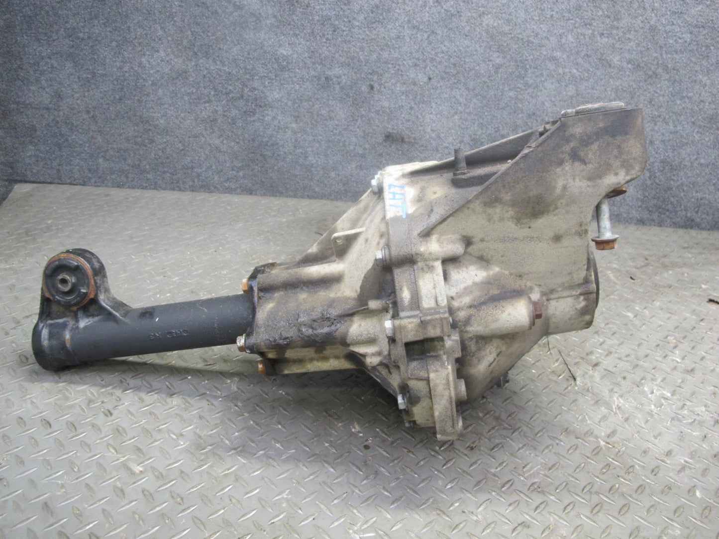 2003-2007 Hummer H2 4WD 4x4 Front Differential Carrier 4.10 Ratio