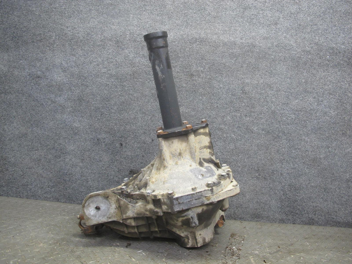 2003-2007 Hummer H2 4WD 4x4 Front Differential Carrier 4.10 Ratio