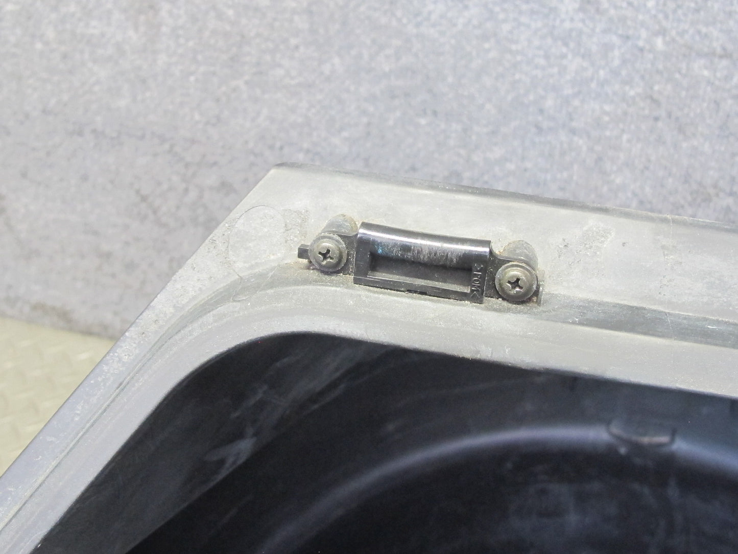 00-05 Toyota MR2 Spyder ZZW30L Spare Tire Wheel Holder 75201-17011 OEM