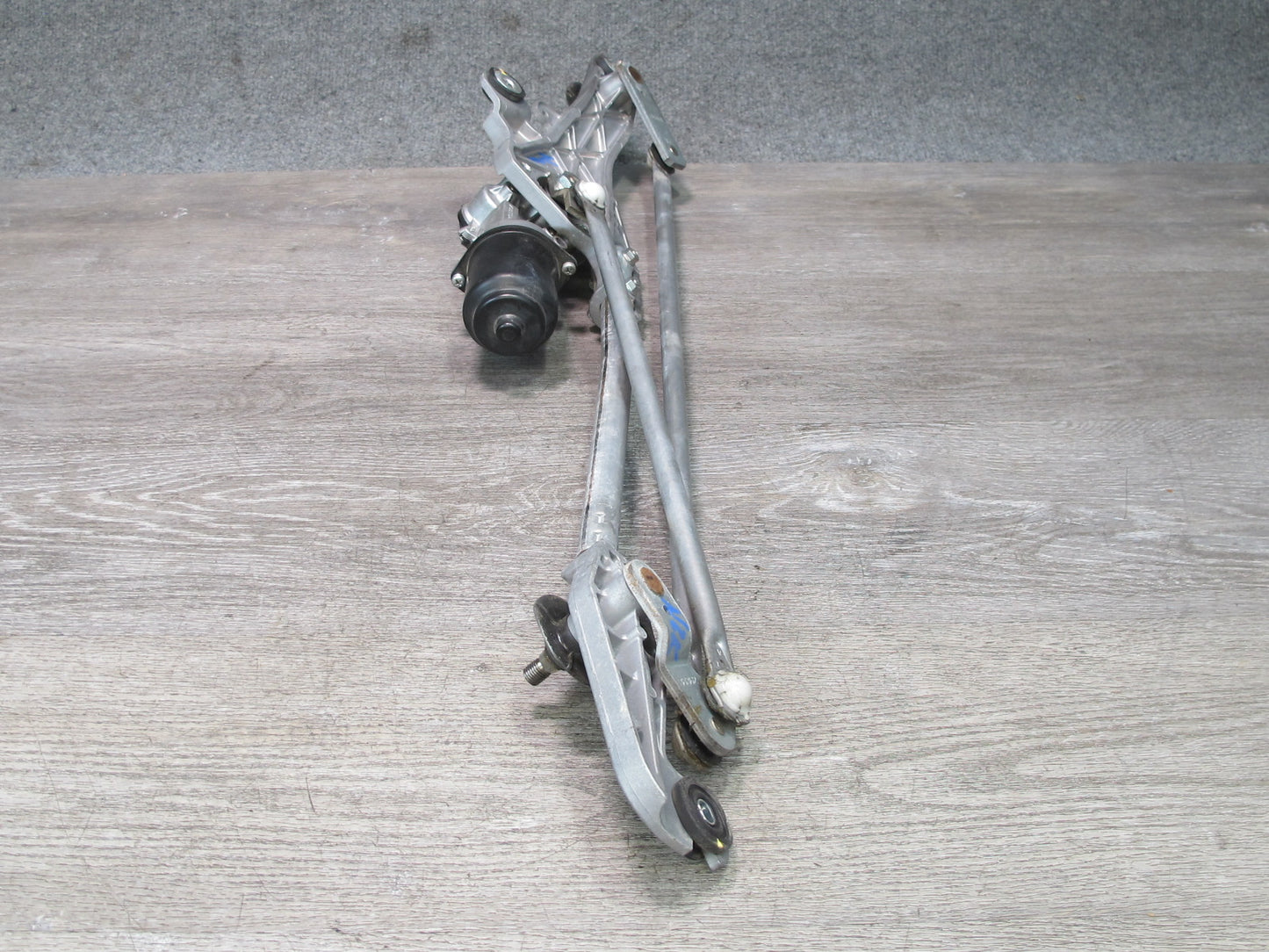 06-09 Nissan 350Z Z33 Convert Windshield Wiper Transmission Linkage & Motor OEM