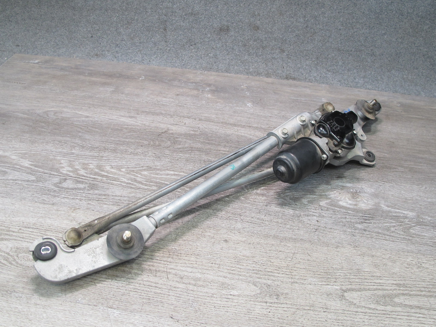 06-09 Nissan 350Z Z33 Convert Windshield Wiper Transmission Linkage & Motor OEM