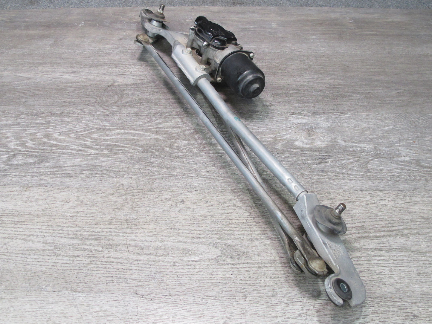 06-09 Nissan 350Z Z33 Convert Windshield Wiper Transmission Linkage & Motor OEM
