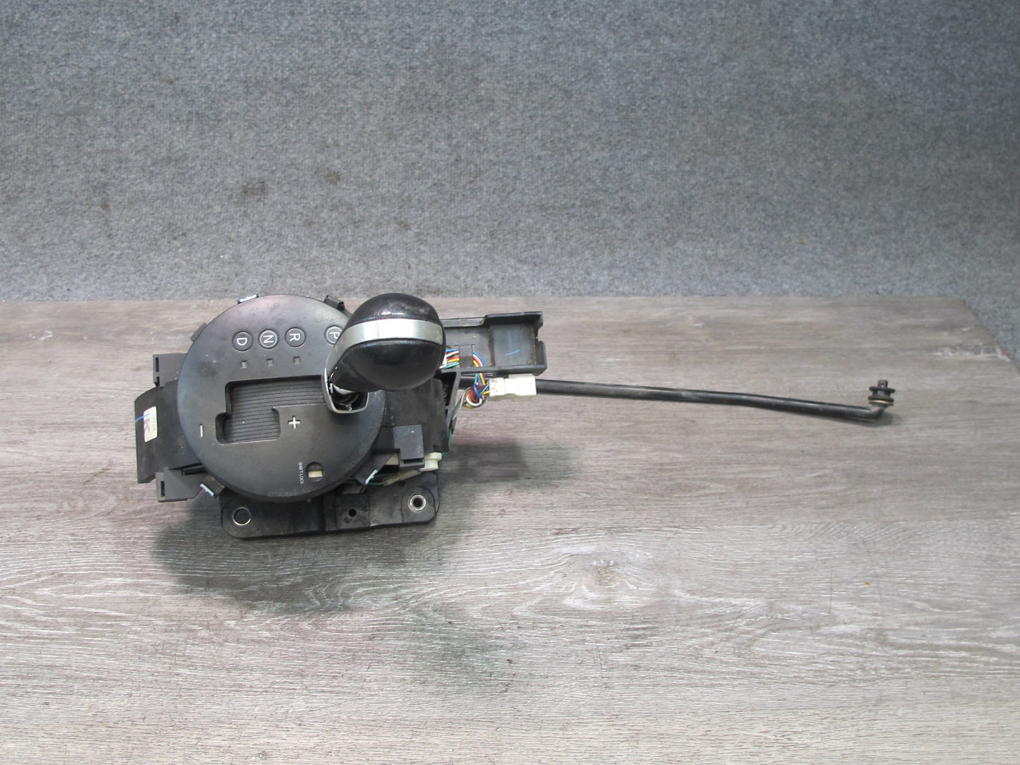 05-09 Nissan 350Z Z33 A/T Automatic Transmission Gear Shifter w Linkage 51K OEM