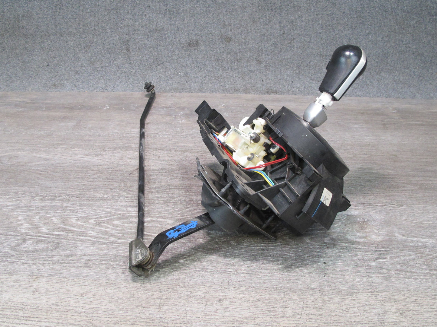 05-09 Nissan 350Z Z33 A/T Automatic Transmission Gear Shifter w Linkage 51K OEM