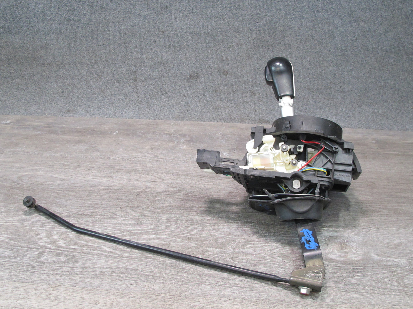05-09 Nissan 350Z Z33 A/T Automatic Transmission Gear Shifter w Linkage 51K OEM