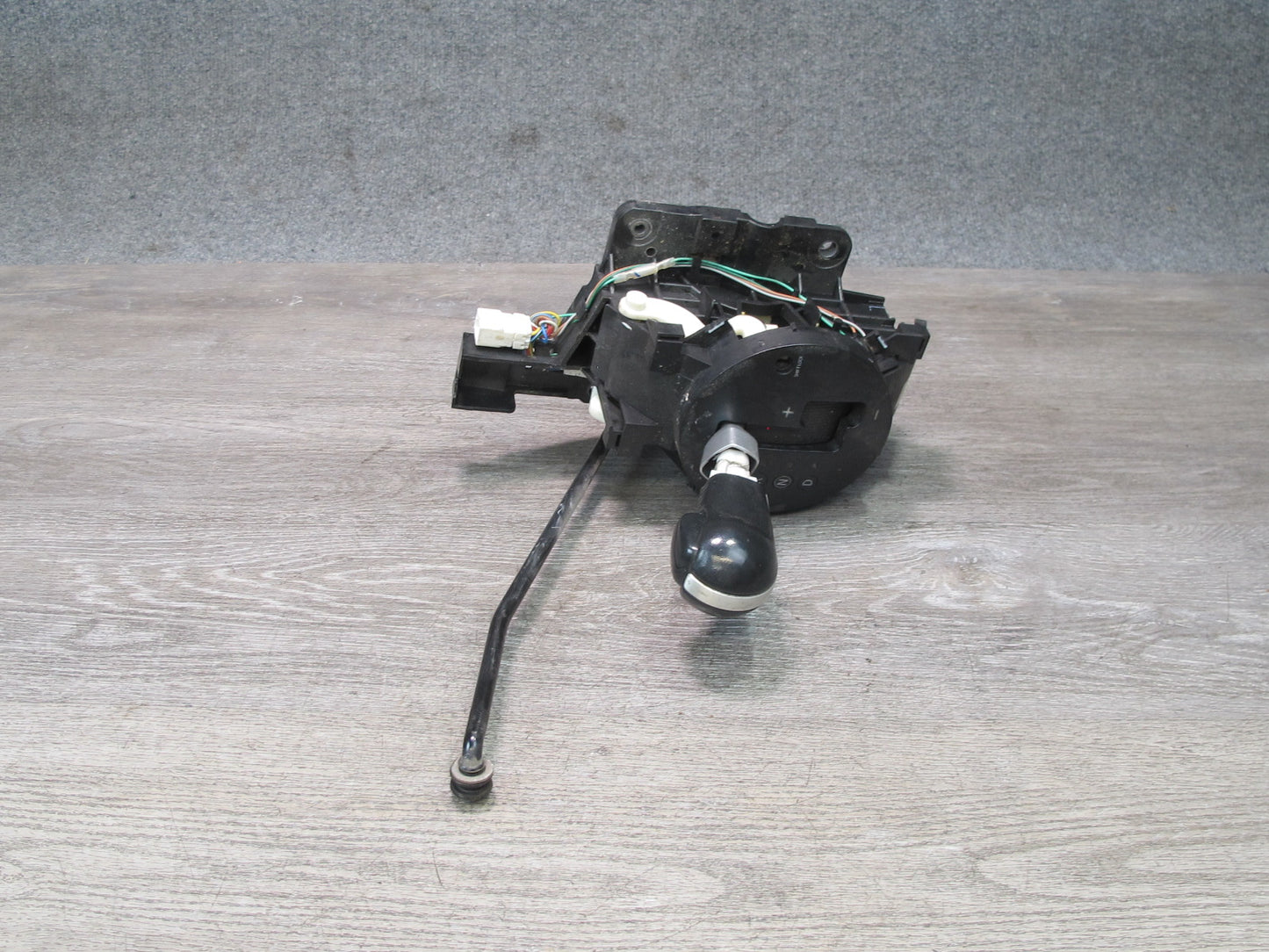 05-09 Nissan 350Z Z33 A/T Automatic Transmission Gear Shifter w Linkage 51K OEM