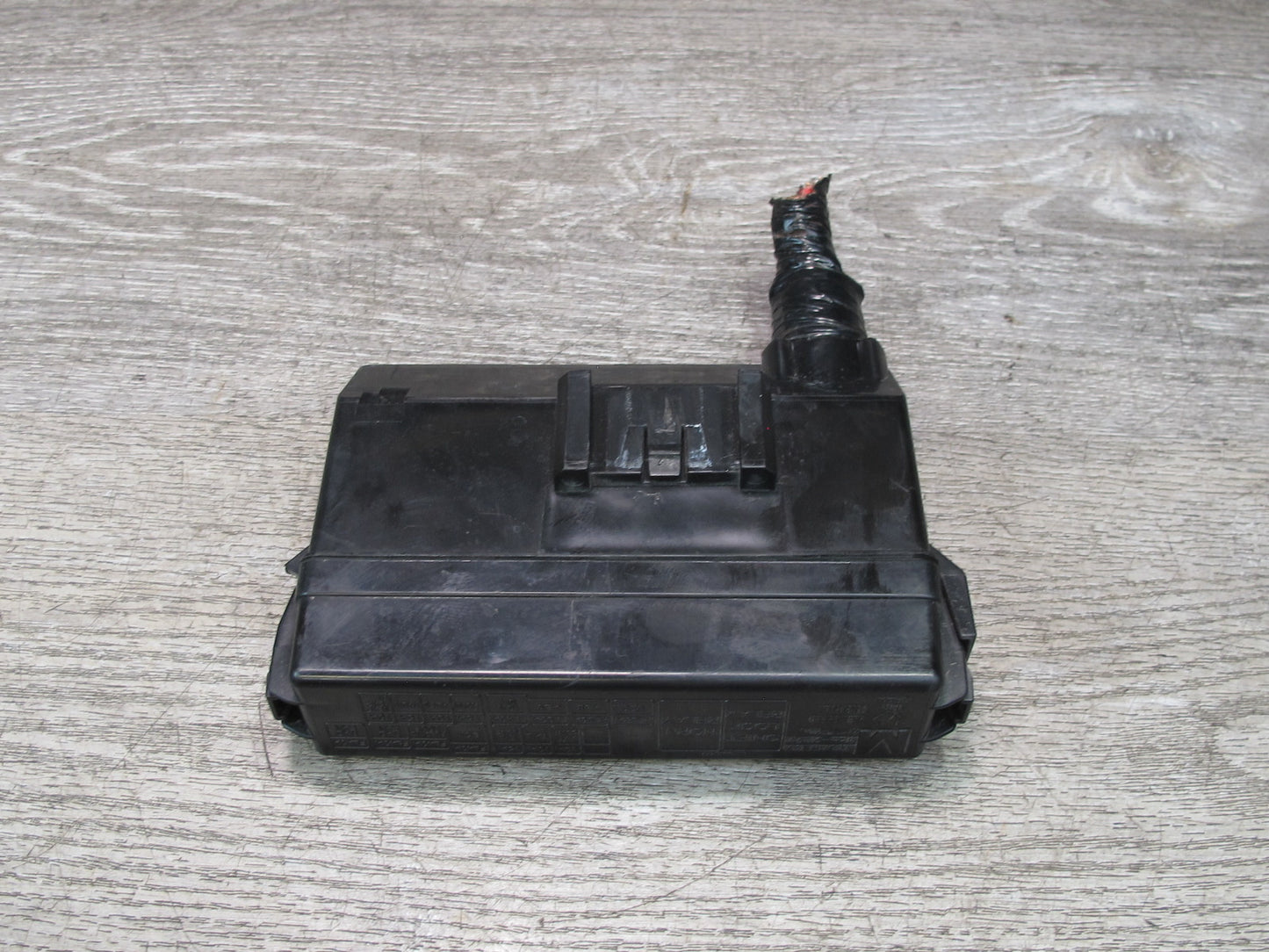 07-09 Nissan Z33 350Z Convertible GT A/T Under Hood Fuse Relay Box OEM