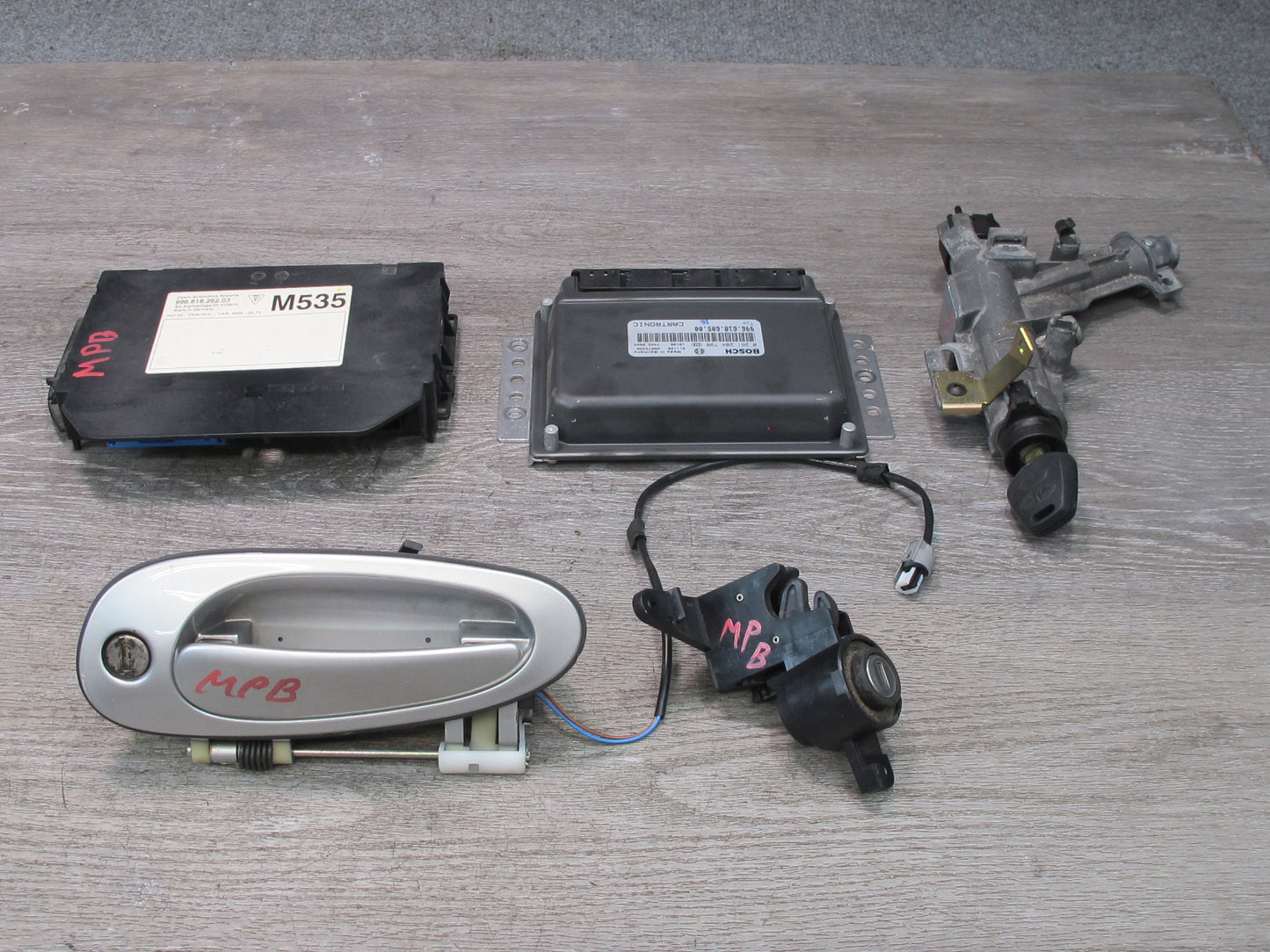 2002 Porsche Boxster 986 M96.22 M/T Engine ECU Immo Ignition Lock Handle Set