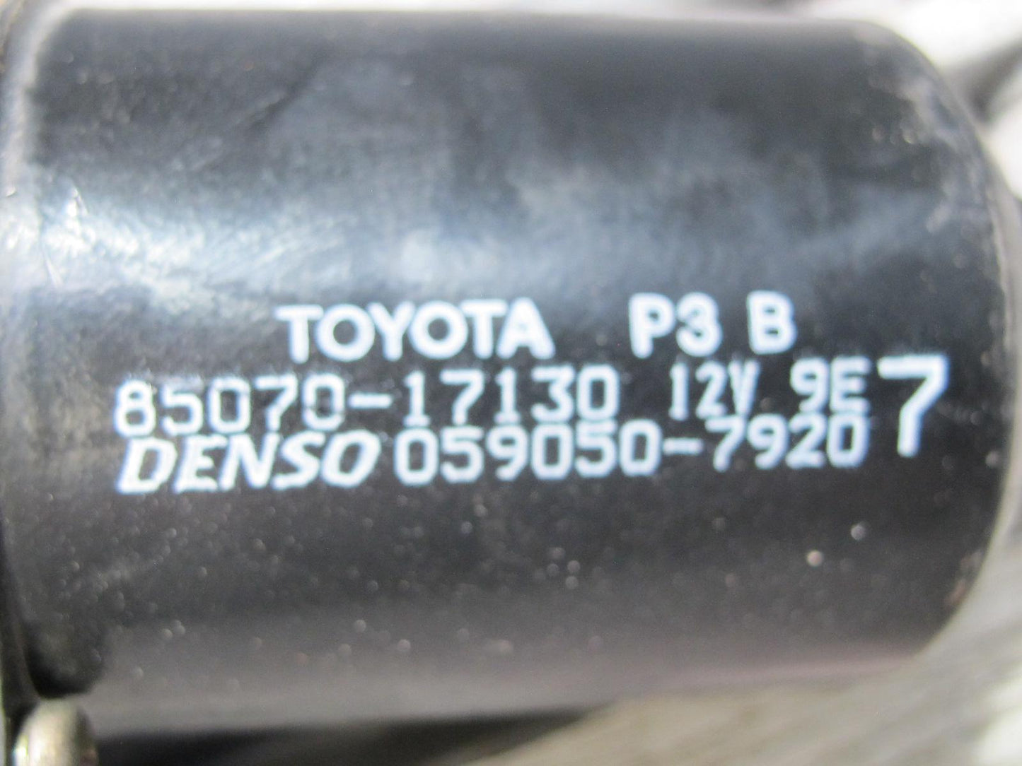 00-05 Toyota MR2 Spyder ZZW30L Windshield Wiper Transmission Linkage w Motor OEM