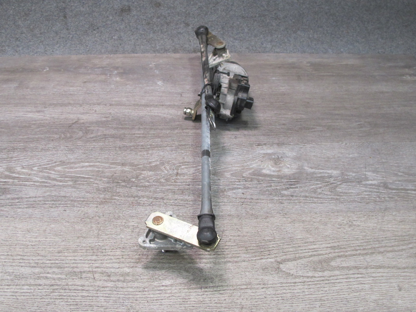 00-05 Toyota MR2 Spyder ZZW30L Windshield Wiper Transmission Linkage w Motor OEM