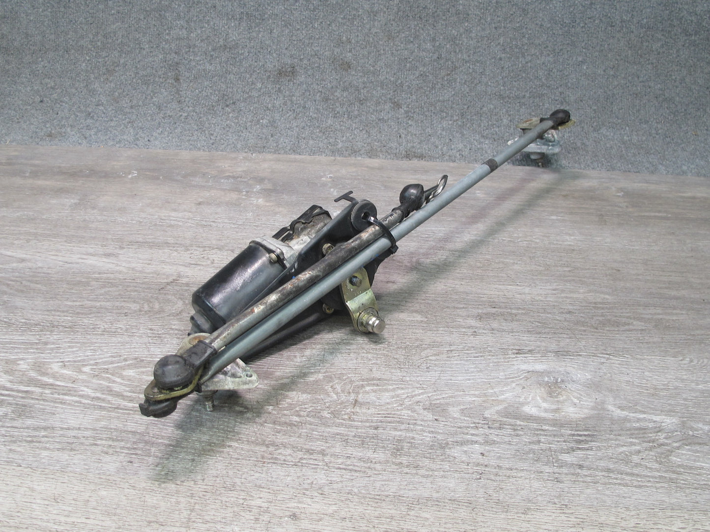 00-05 Toyota MR2 Spyder ZZW30L Windshield Wiper Transmission Linkage w Motor OEM