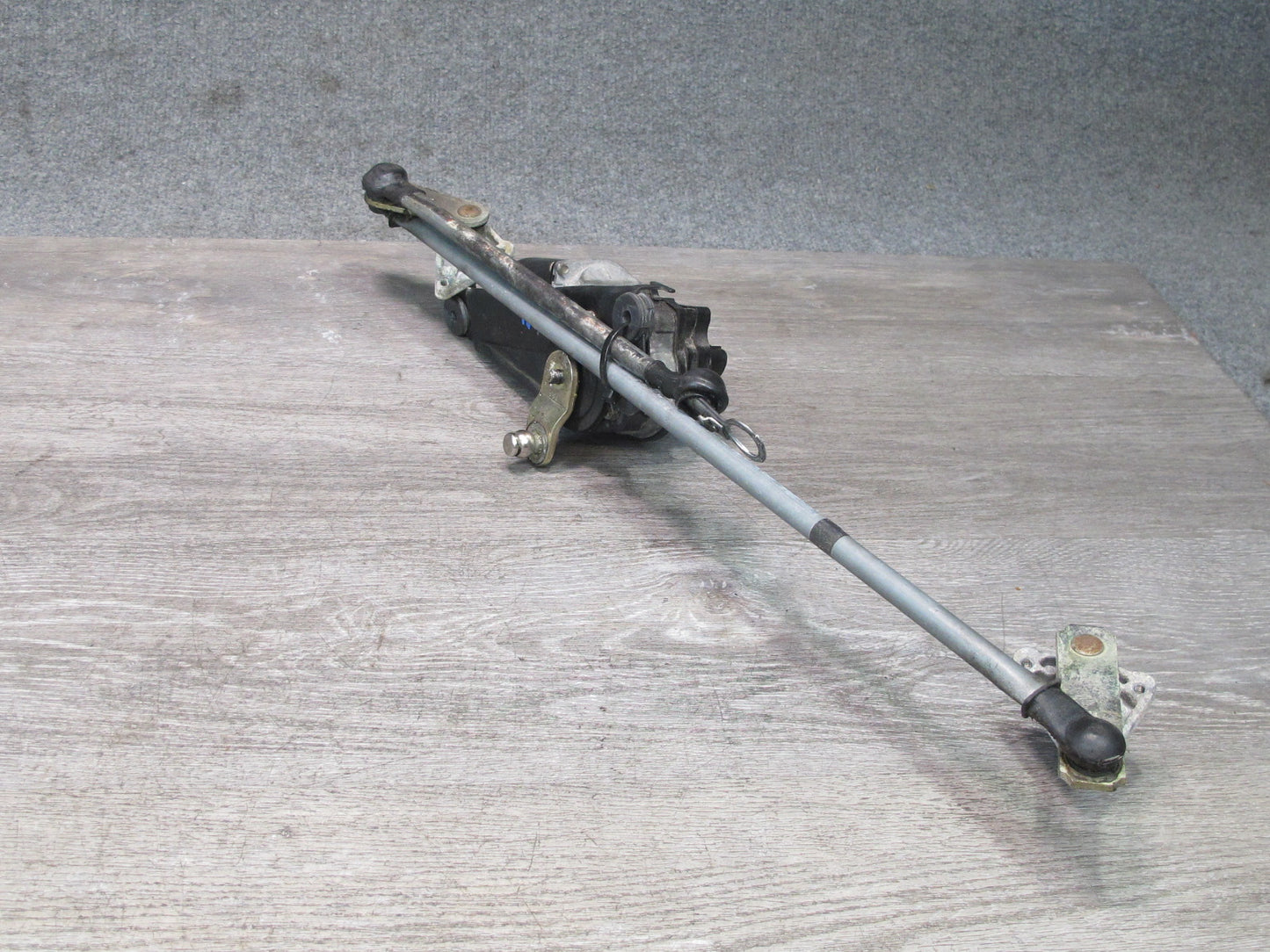 00-05 Toyota MR2 Spyder ZZW30L Windshield Wiper Transmission Linkage w Motor OEM