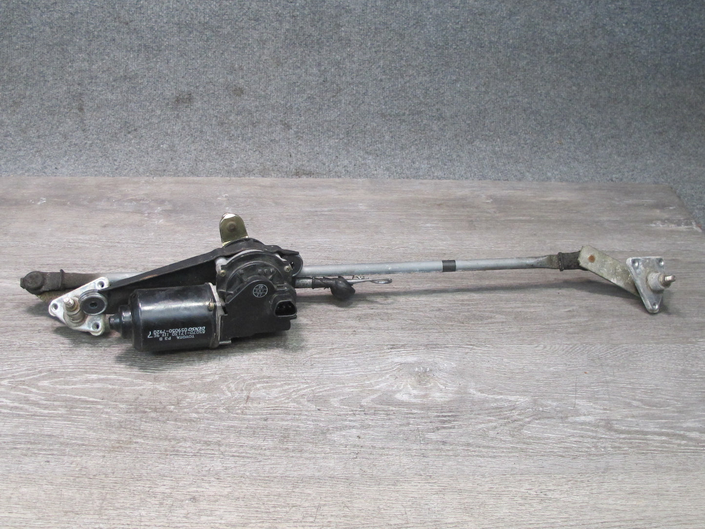 00-05 Toyota MR2 Spyder ZZW30L Windshield Wiper Transmission Linkage w Motor OEM