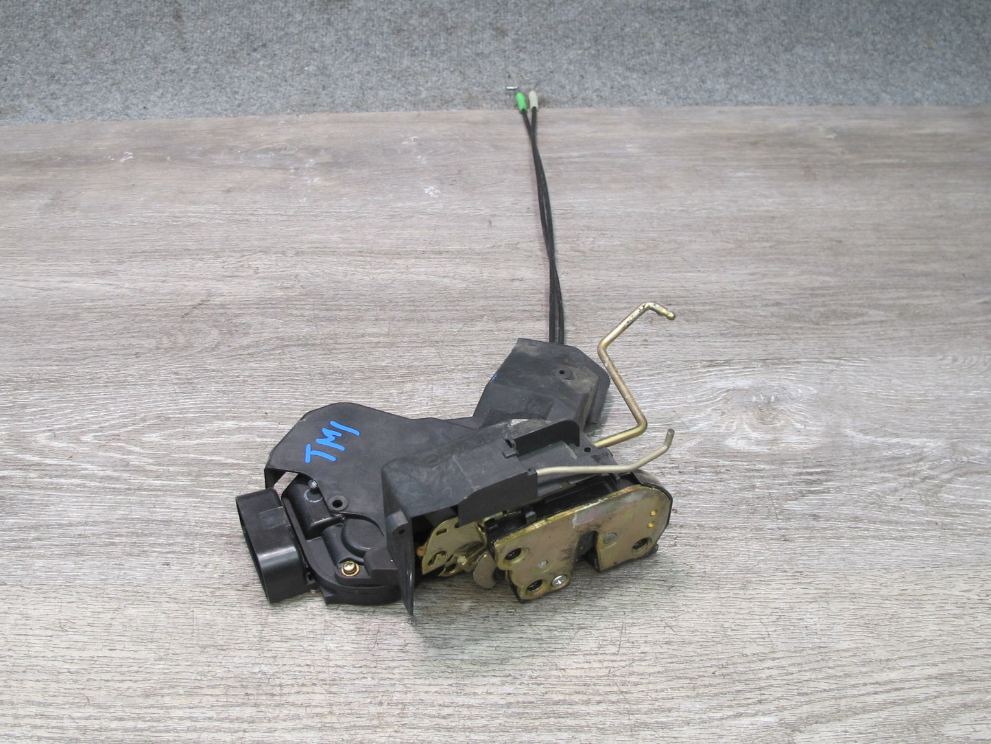 00-05 Toyota MR2 Spyder ZZW30L Left Door Lock Latch Actuator OEM