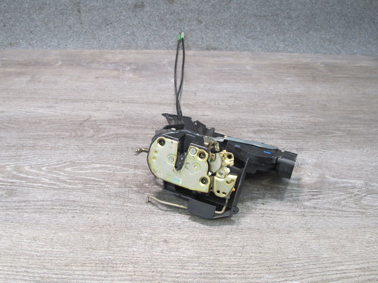 00-05 Toyota MR2 Spyder ZZW30L Left Door Lock Latch Actuator OEM