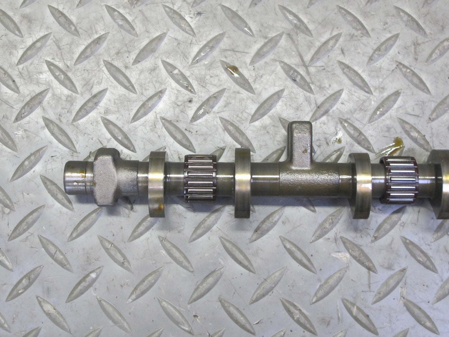 06-08 BMW E86 E85 Z4 3.0L N52 Eccentric Balance Camshaft 68K Miles 7515868 OEM