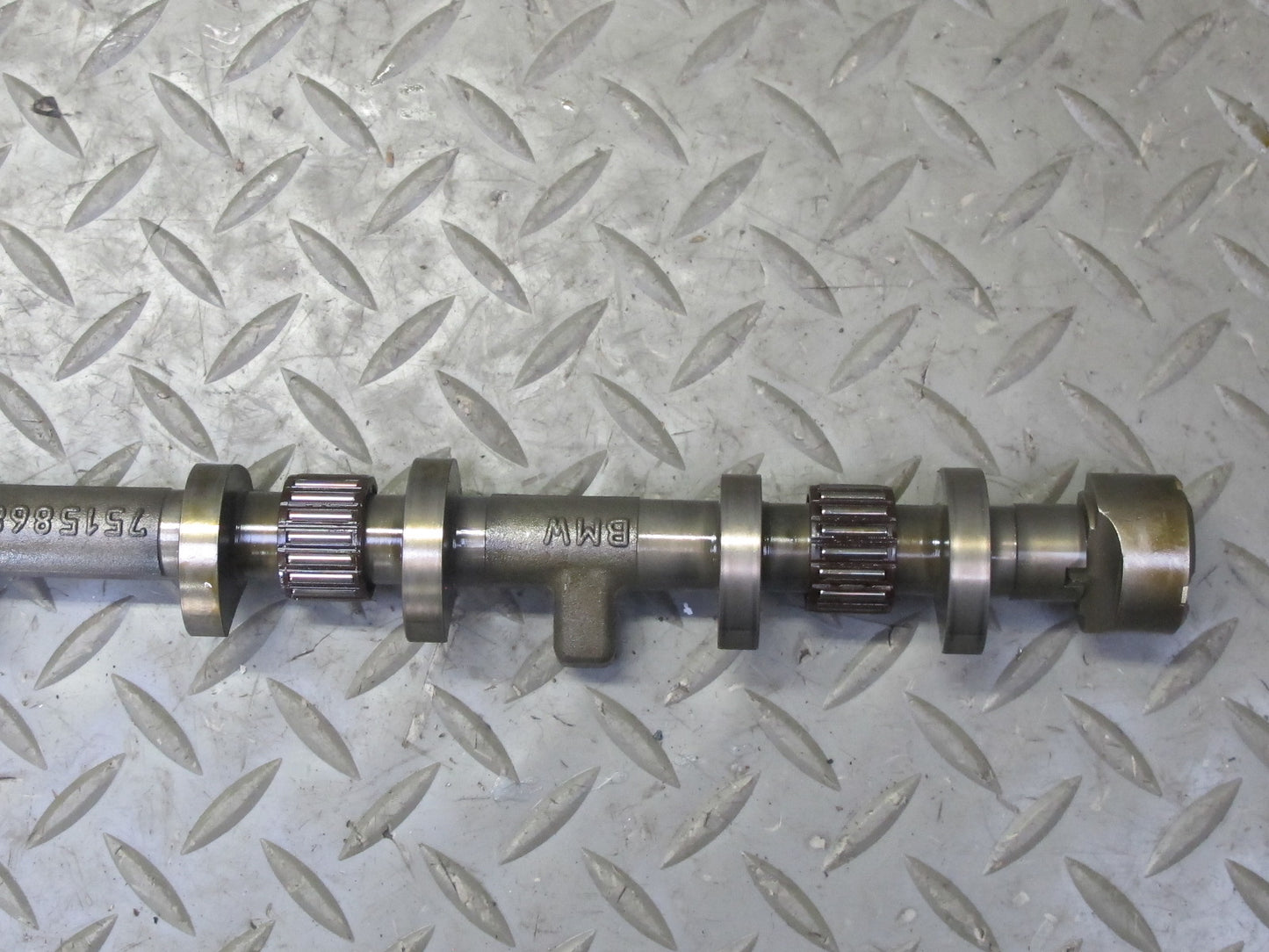 06-08 BMW E86 E85 Z4 3.0L N52 Eccentric Balance Camshaft 68K Miles 7515868 OEM