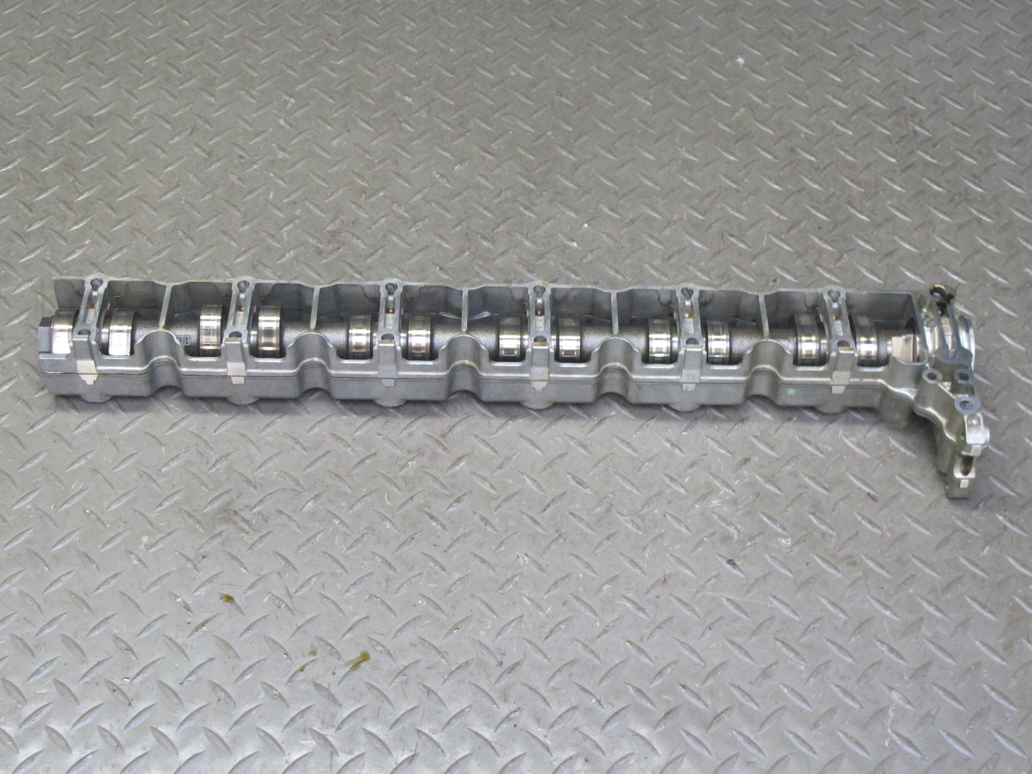 06-08 BMW E85 Z4 3.0L N52 Exhaust Camshaft w Bearing Shelf Tray 68K Miles OEM